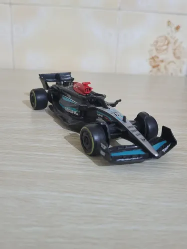 Miniatura F1 aprox 12 cm