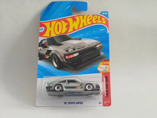 Miniatura Hot wheels - 82 Toyota Supra - 1/64