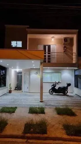 Casa de Condomínio com 3 quartos, sendo 1 suíte à venda, 177 m² por R$ 699.000 - Horto Flo
