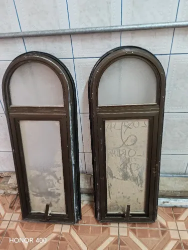 Vendo janela Ferro<br>2 Janelas de Ferro Antigas com Arco<br>2 Janelas de Ferro Antigas com Arco