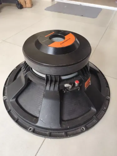 Auto falante 18" JBL 800W Sub woofer