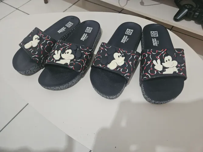 Chinelos slide Zaxy Mickey Mouse (2 pares)