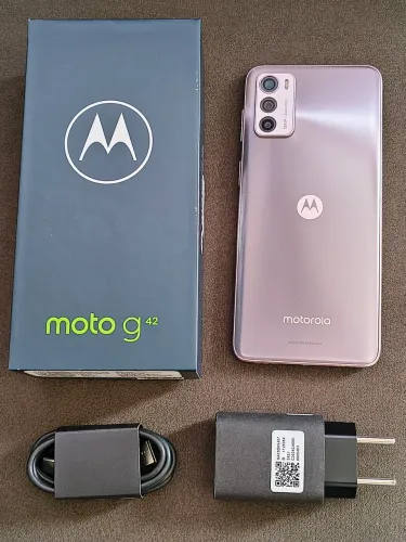 Smartphone Motorola G42 top