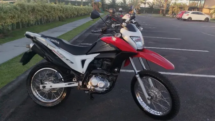 Vendo moto Bros 160 toda Ok