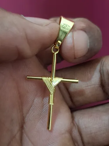 Pingente Crucifixo trançado Banhado a Ouro18k