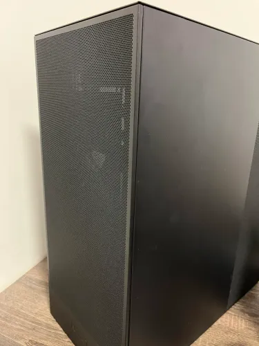 PC GAMER RTX 5070 TI RYZEN 7 9800x3D 32GB DDR5