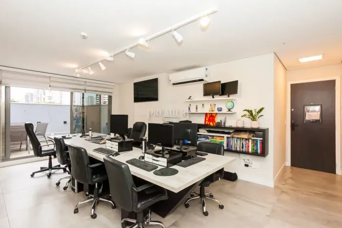 Conjunto comercial alto padrão mobiliado com 41 m² mais 20m² de terraço exclusivo - Cabral