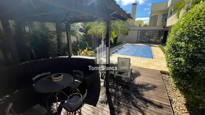 Sobrado para locação comercial ou residencial ideal para clinicas e salão de beleza com 4