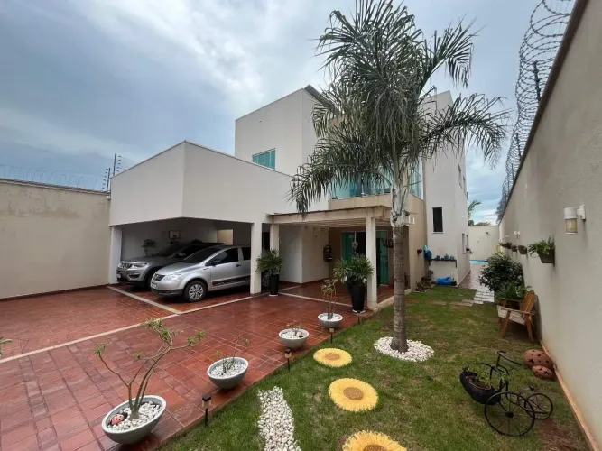 Casa à venda, 4 quartos, 3 suítes, 4 vagas, Setor Noroeste - Araguaína/TO