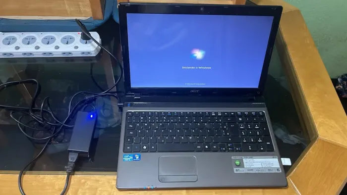 Notebook Acer Aspire 15.6" Intel Core i3 / HD 500GB + Carregador (Funcionando)