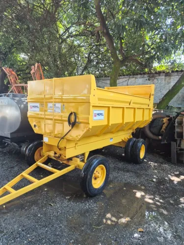 Carreta Basculante metálica