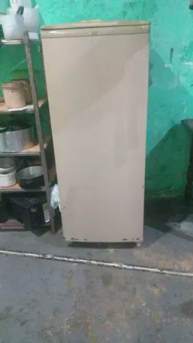 Vende se tudo