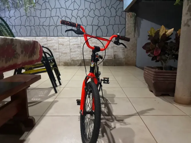 Vende se bicicleta bmx aro 20 extremamente boa e confortável por 756$