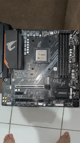 Kit placa mãe (b550m aorus elite) e processador (ryzen 5 5600g)