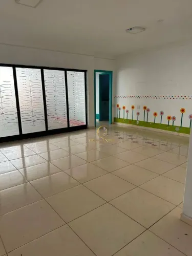 Ponto comercial para Locação, com 327m² de construção, está localizado no bairro Esplanada
