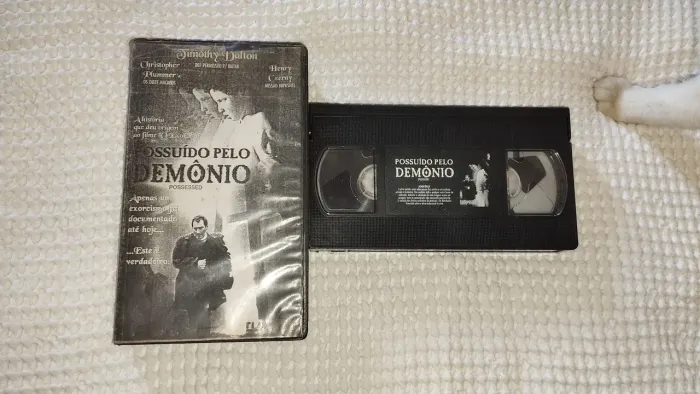 Fita VHS do filme "Possuído pelo Demônio" (dublado) Original de locadora 