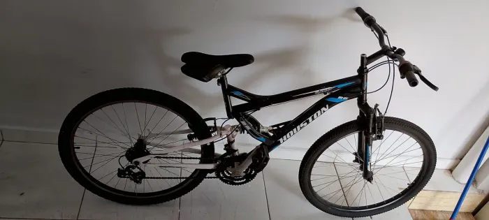 Bicicleta Aro 26 Houston Stinger 21 Marchas e Quadro 18" - Preto