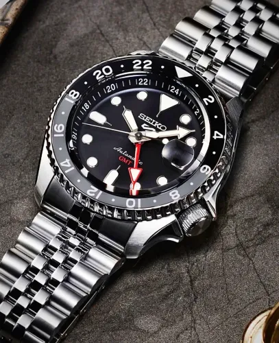 Seiko GMT 5 Preto