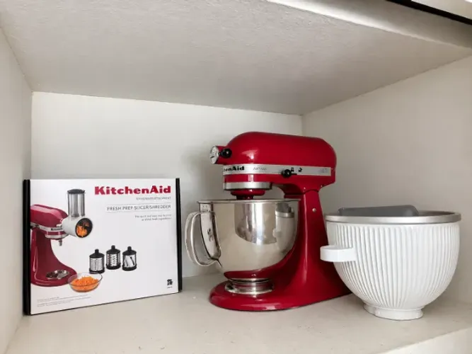 Batedeira KitchenAid Artisan com sorveteira e Fresh Prep