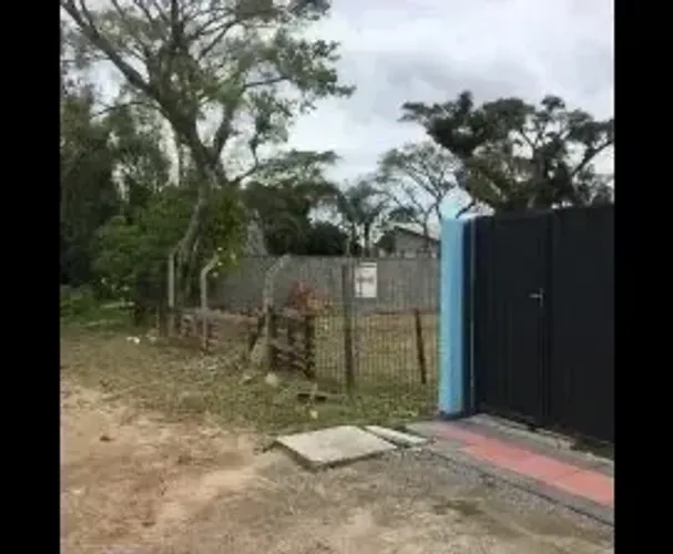 Lote/Terreno para venda possui 330 metros quadrados
