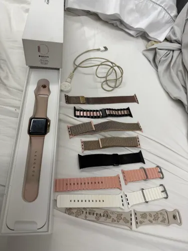 APPLE WATCH SERIES 3 38 mm GOLD ALUMINUM (GPS)