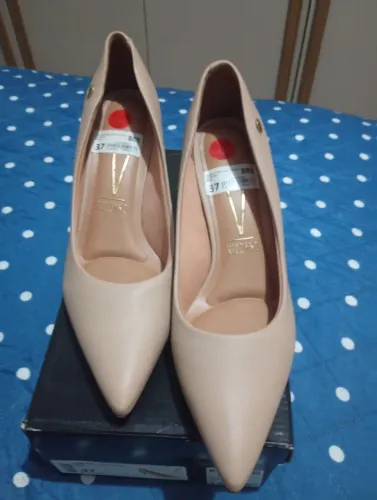 Scarpin feminino usado somente uma vez