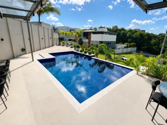 Casa em Condomínio - Condomínio Reserva do Paratehy - 5 Dormitórios - 577,98m² - Estuda Pe
