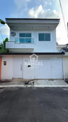 Ótima casa em condomínio fechado com portão eletrônico em Vargem Grande!