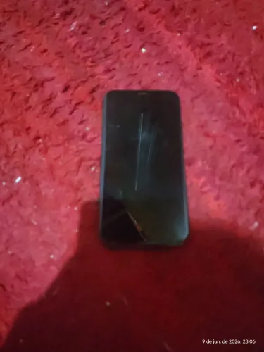 iPhone 11 usado (tela fica preta, mas o aparelho liga)