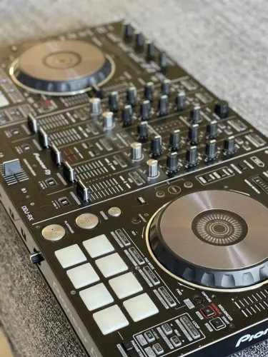Controladora DDJ RX pioneer DJ