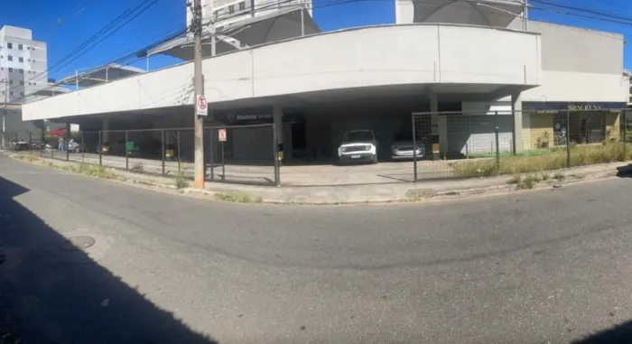 Loja com 414m2 e 06 vagas a venda em localização estratégica no Barreiro