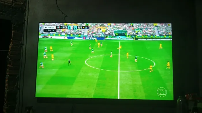 vendese uma tv de 65 polegadas Samsung