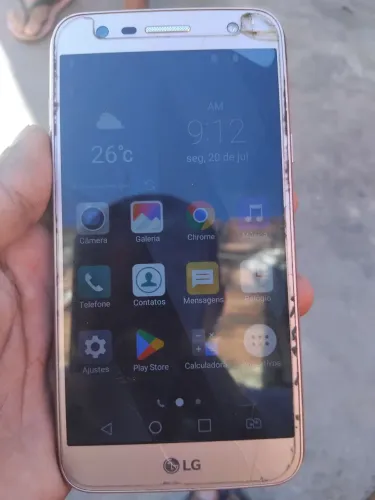 Celular semi novo