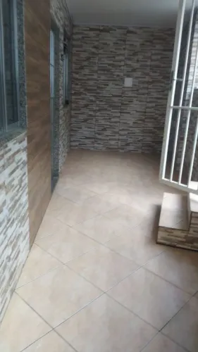 Aluga casa