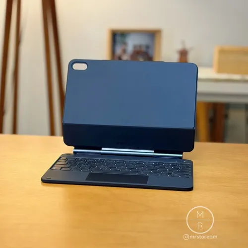 Case Magnética com Teclado e Trackpad p/ iPad / Até 18x no cartão