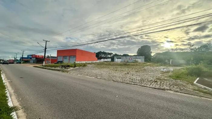 Área Comercial na Olavo Montenegro medindo 4504 m2, com escritura pública - R$5.400.000,00