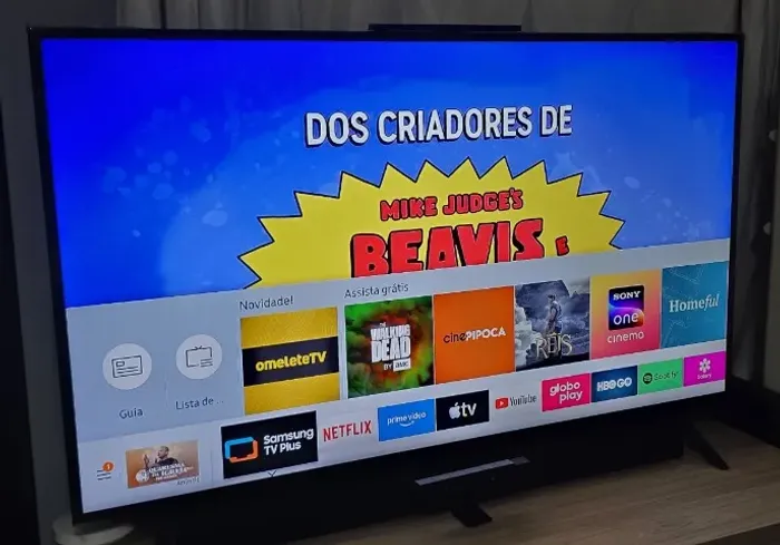 A Samsung UN50RU7100G Smart TV 4K de 50 polegadas