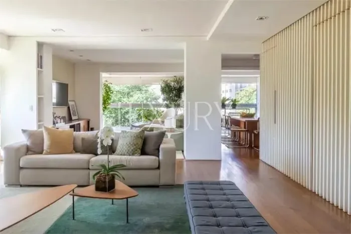 Apartamento com 257.0 m², à venda no bairro Vila Madalena.