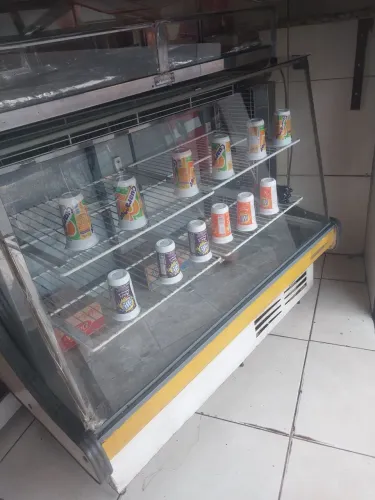 Balcão expositor .De 1.200,00 por 800,00 , pra vender logo. Motivo mudança. 