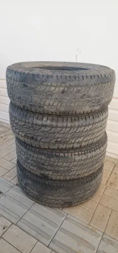 Vendo Pneus 245/70 R16Michelin