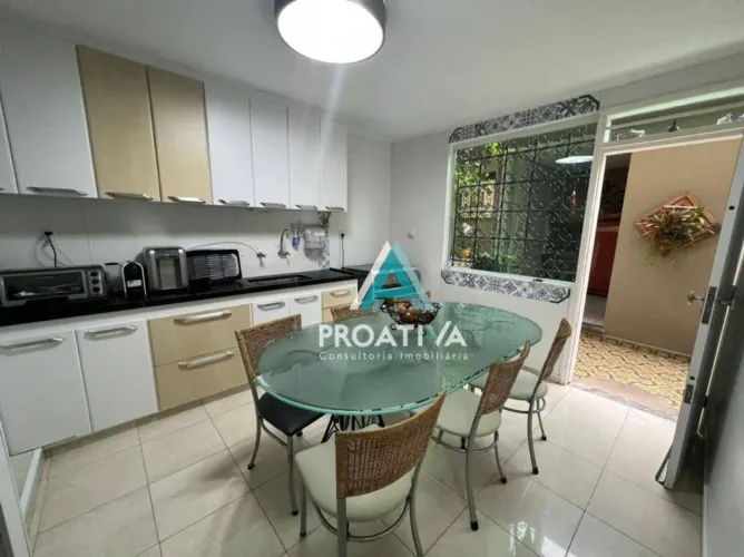 Sobrado com 4 dormitórios para alugar, 249 m² por R$ 6.534,80/mês - Vila Assunção - Santo
