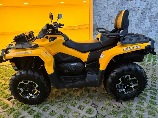 Quadriciclo Outlander Can-Am