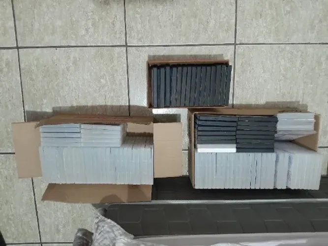 CD,LP,FITA VHS,FITA TOCA FITAS E ACESSÓRIOS TUDO EM JAPONÊS. UMA COLEÇÃO INCRÍVEL 