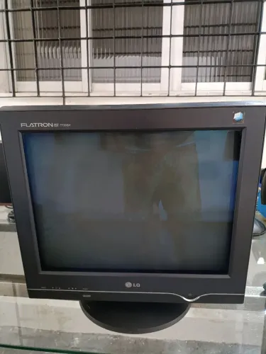 Monitor CRT 17 Polegadas Liga e não dá imagem, Bem Conservado