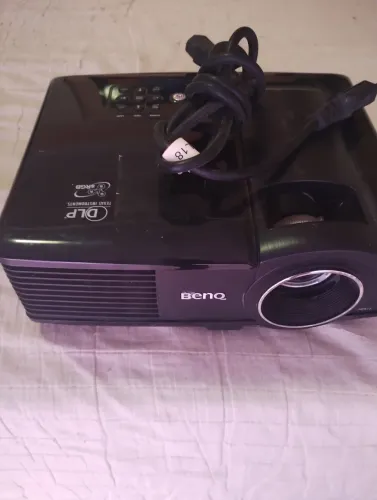 Projetor benq com defeito 