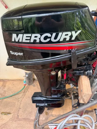 Motor mercury super 15hp com apenas 2hrs de uso! 