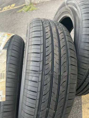 Pneus novos aro 15