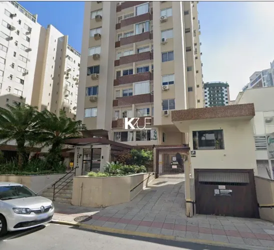 Apartamento semimobiliado para alugar no Centro de Florianópolis SC