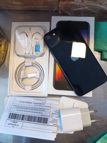 iPhone SE 2022 5G terceira geraçao