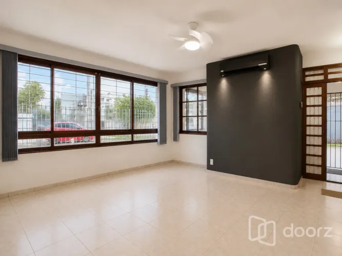 Imóvel na Assis Chateaubriand com 3 dormitórios e 120m²